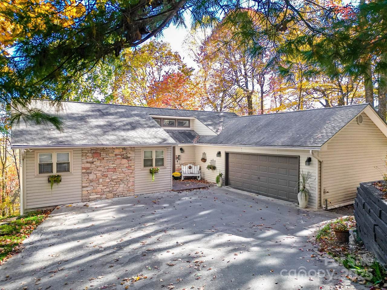 110 Spring Path - Photo 1