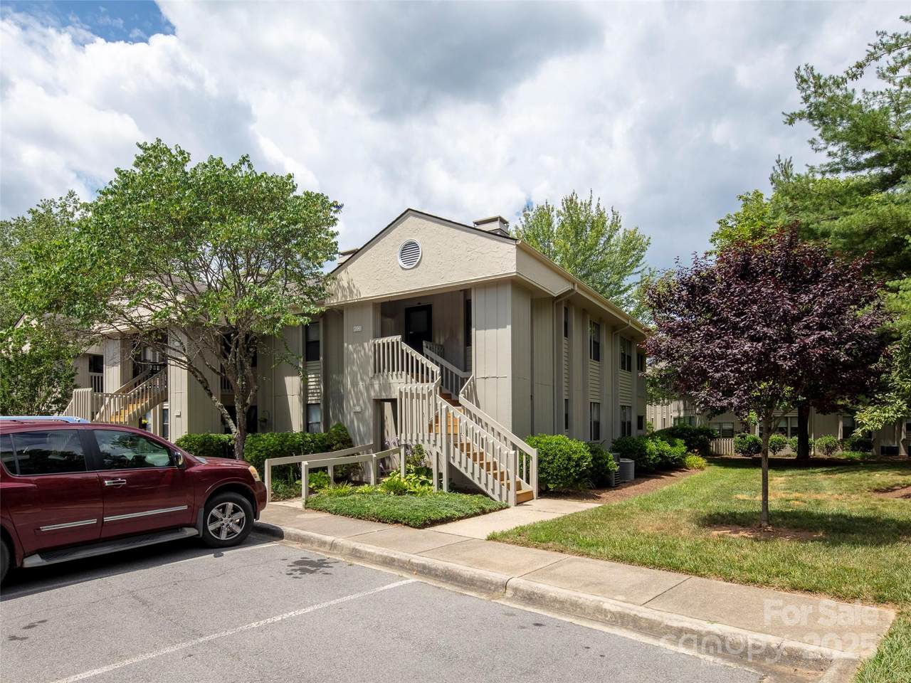 206 Abbey Circle - Photo 1