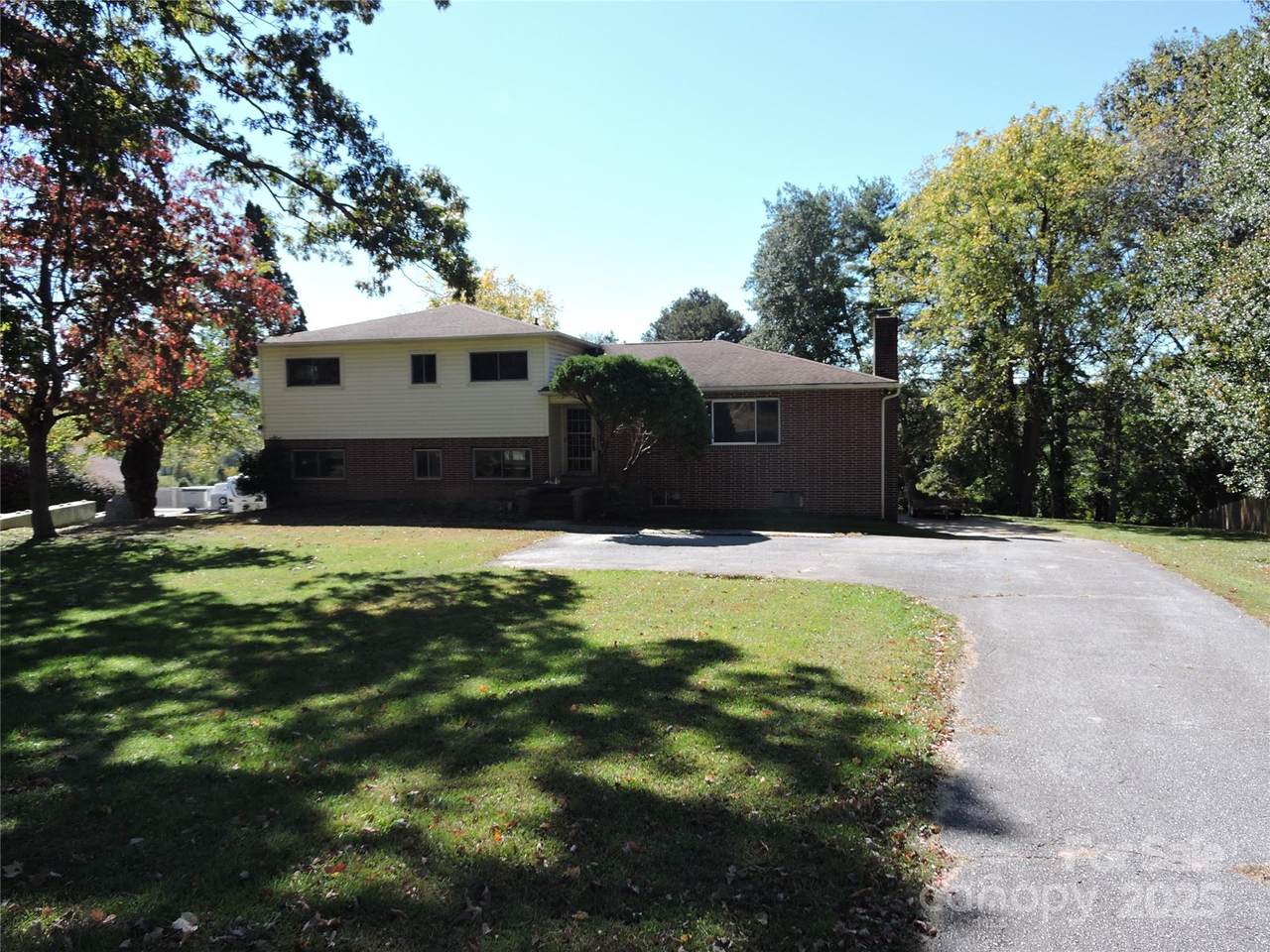 324 Whispering Hills Drive - Photo 1