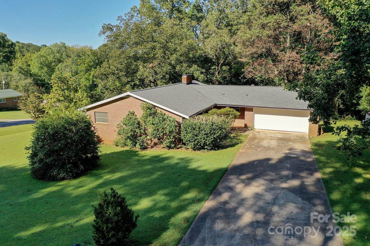 165 Fieldstone Farm Drive - Photo 1
