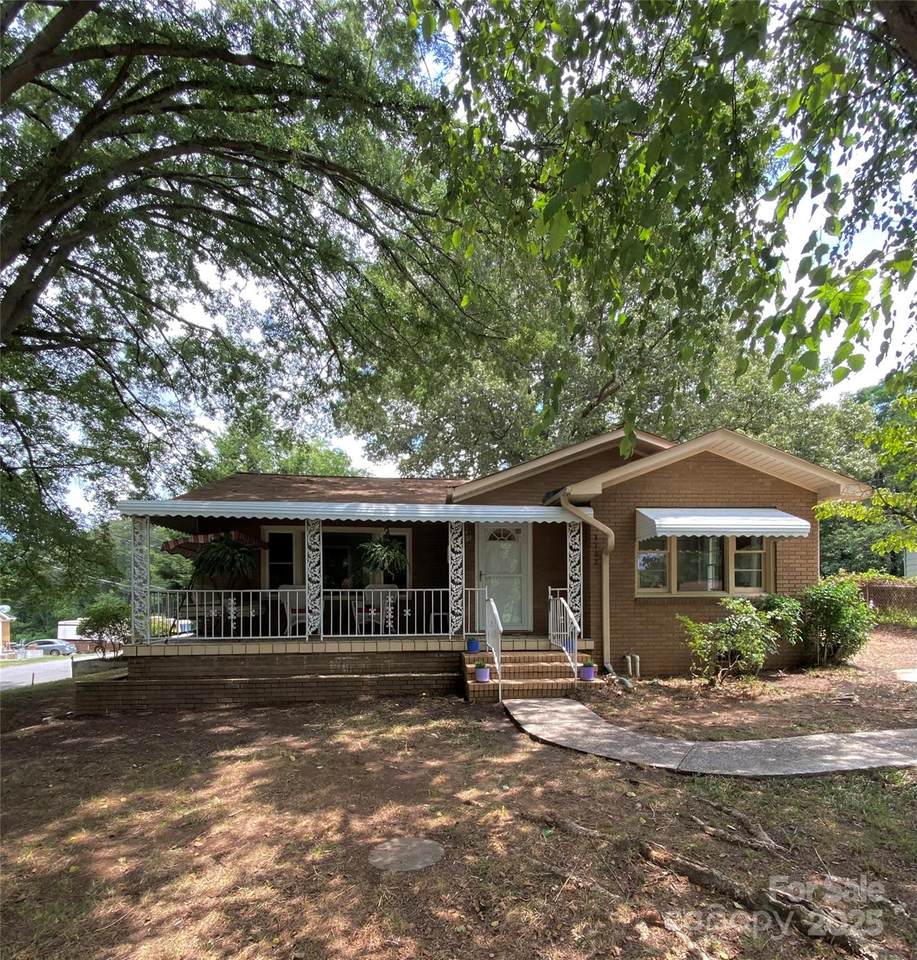 3702 Crawford Street - Photo 1