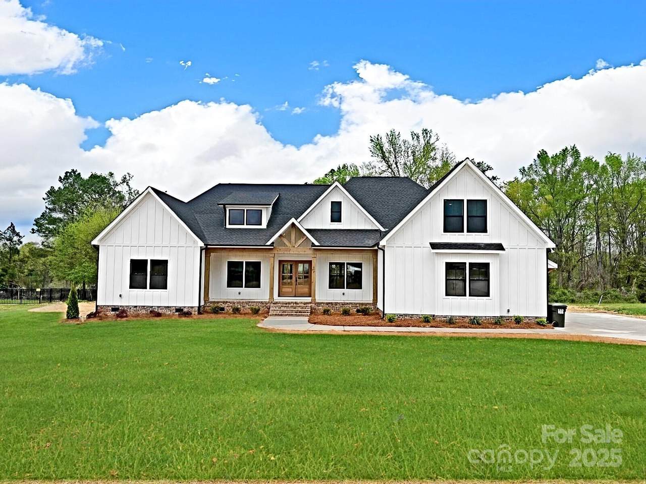 5016 Carolina North Drive - Photo 1