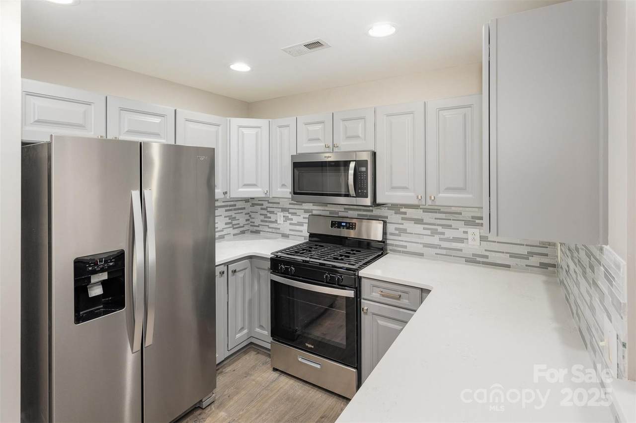 718 Trade Street - Photo 1