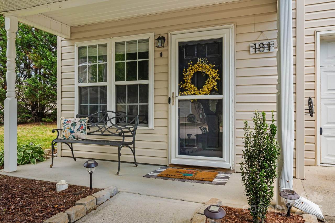 181 Farington Circle - Photo 1