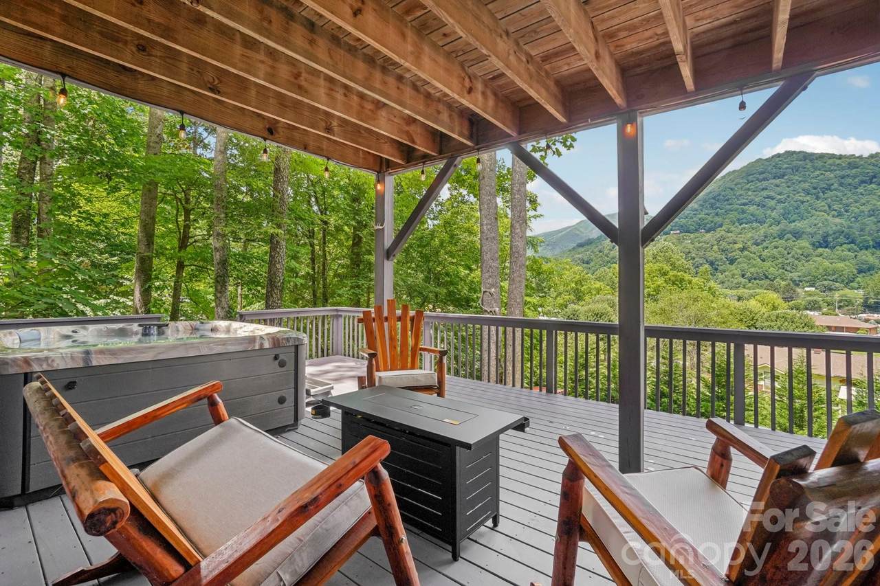 7 Higel Lane - Photo 1
