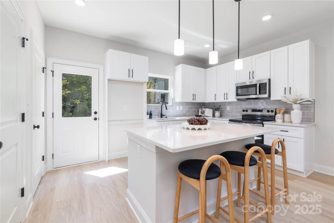 7813 Casa Loma Road - Photo 1