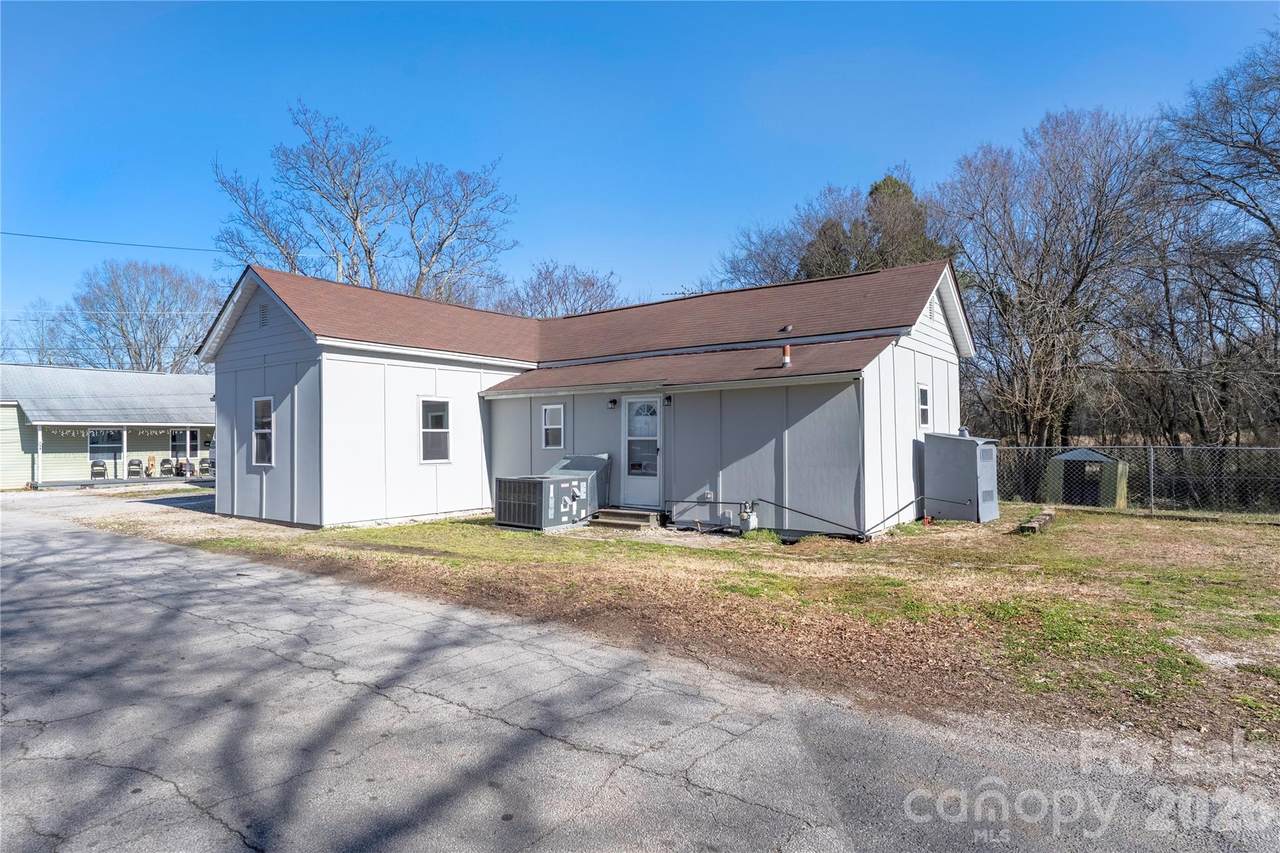 528 6th Street - Photo 1