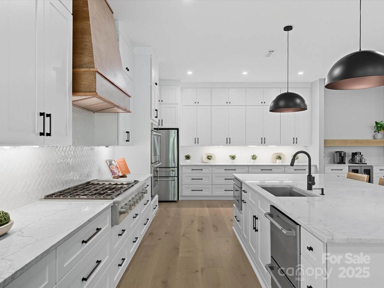 1070 Saddle Back Lane - Photo 1