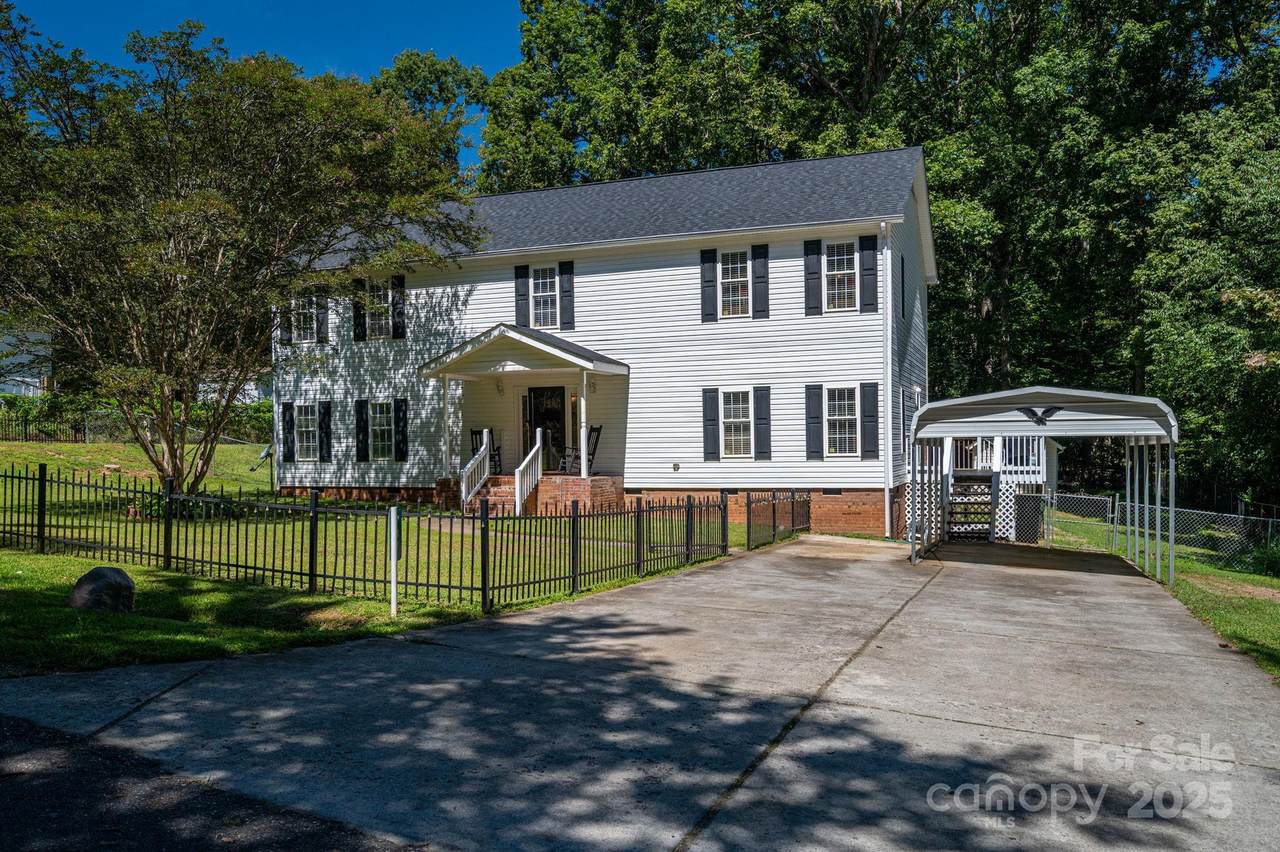 707 East Drive - Photo 1