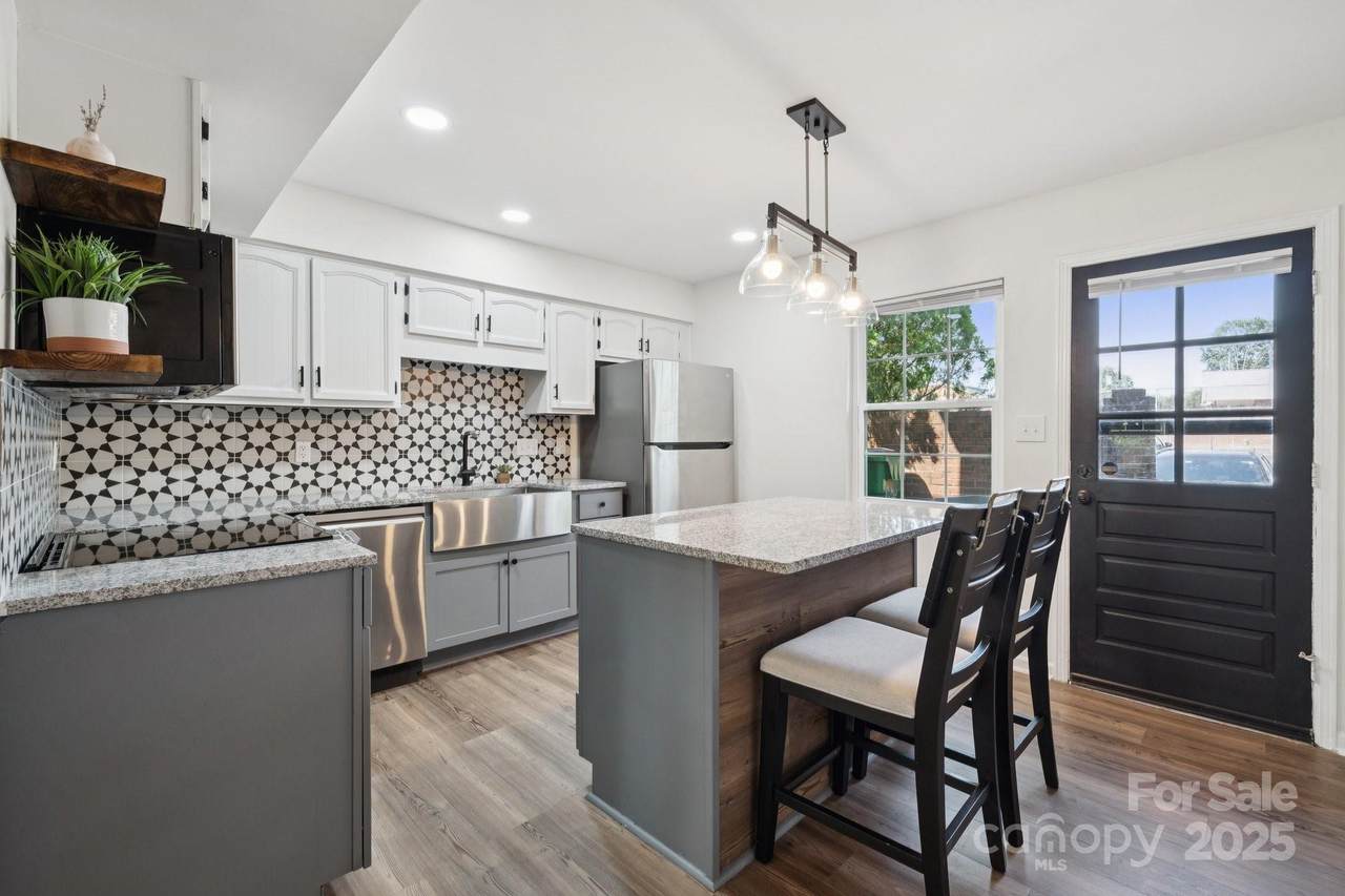 8838 Hunter Ridge Drive - Photo 1