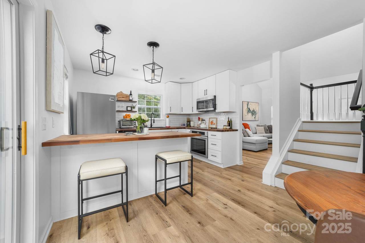 1542 Maypine Commons Way - Photo 1