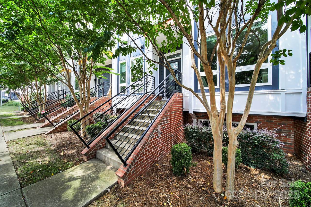 2844 Youngblood Street - Photo 1