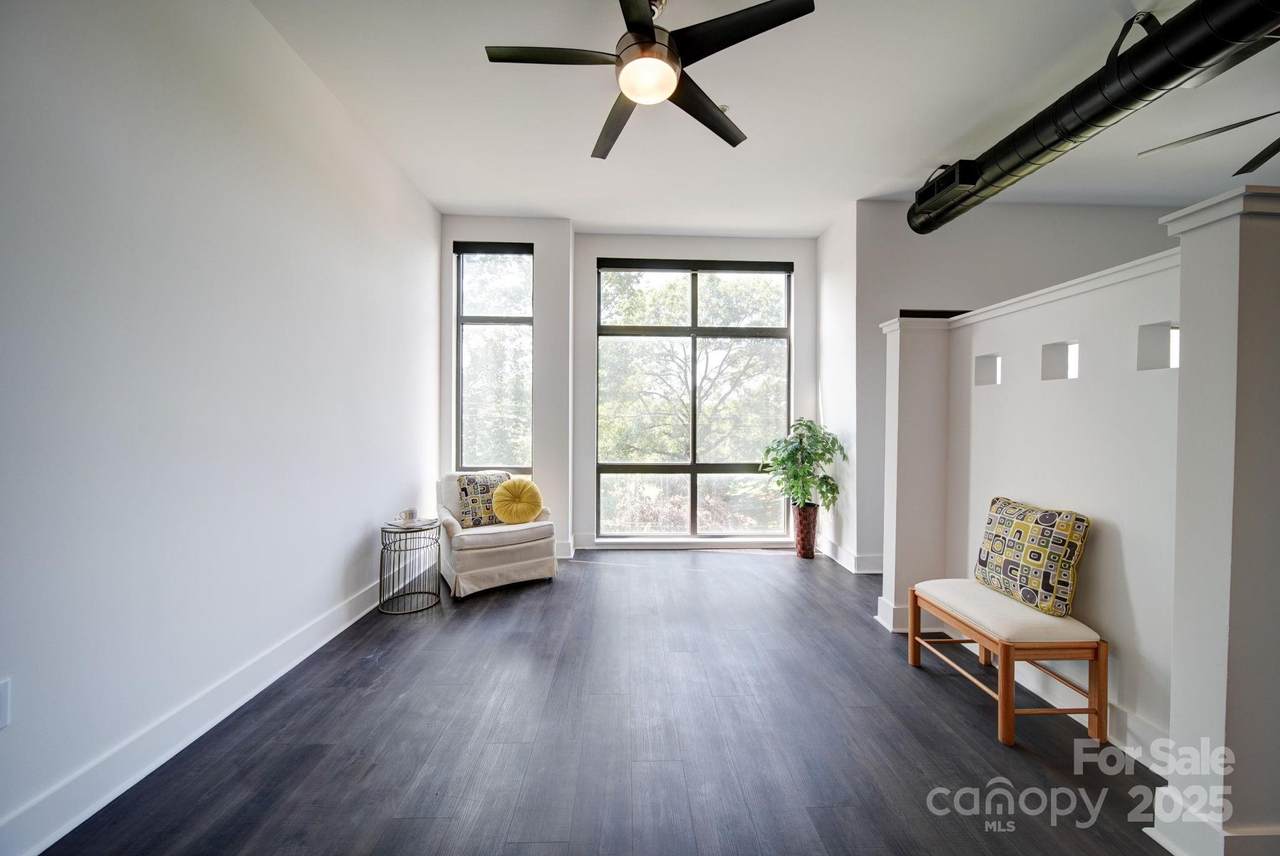 514 10th Street - Photo 1