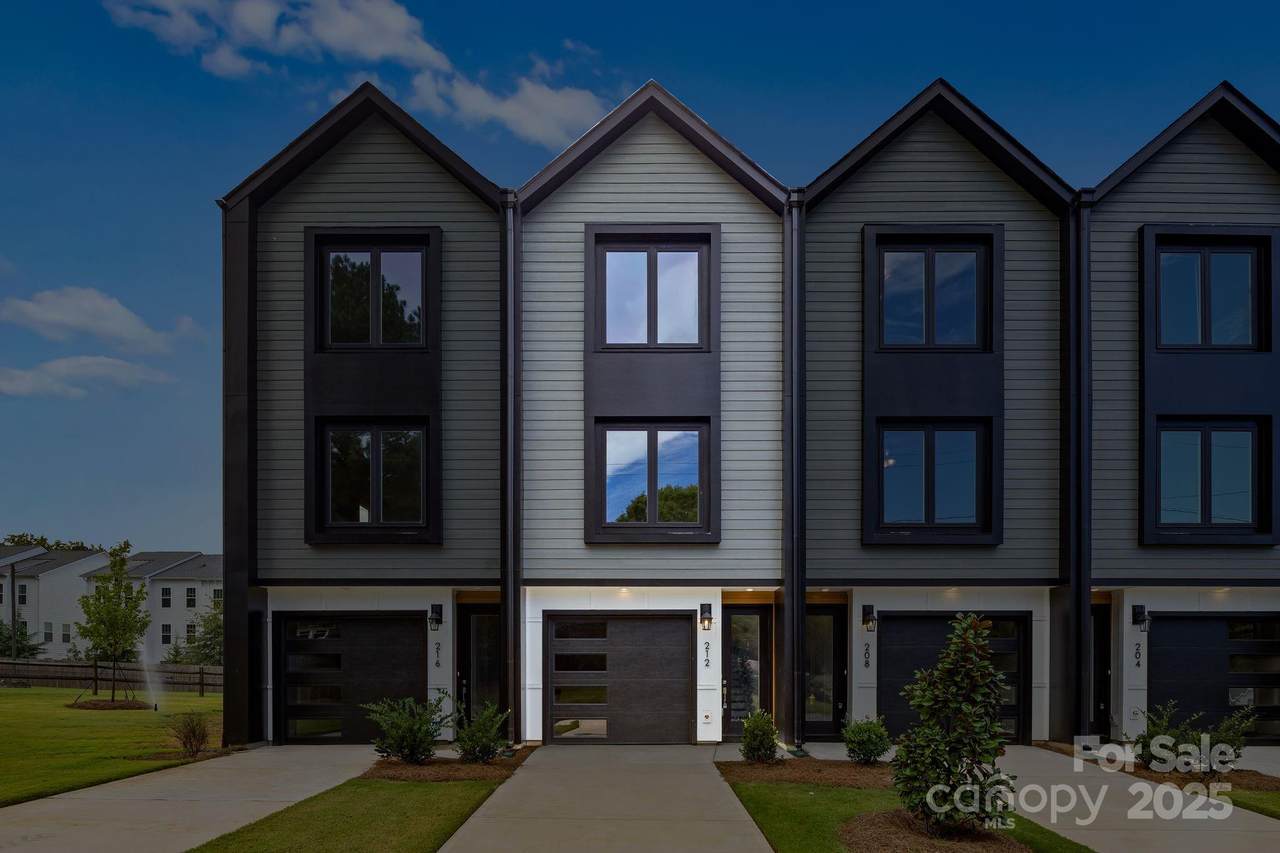 212 Mattoon Street - Photo 1