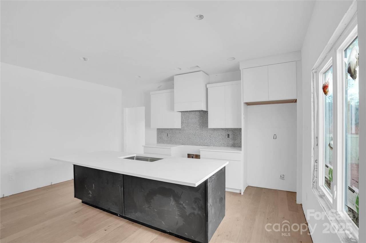 2709 Ruby Street - Photo 1