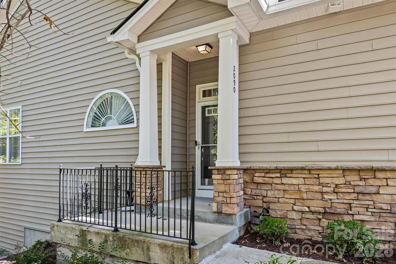 2090 Calloway Pines Drive - Photo 1