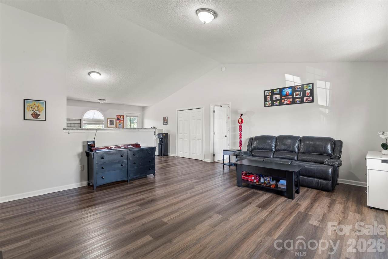 1009 Braxton Drive - Photo 1