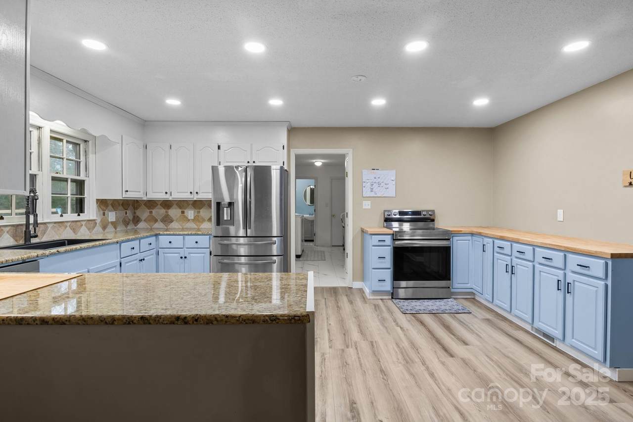 153 Larue Circle - Photo 1