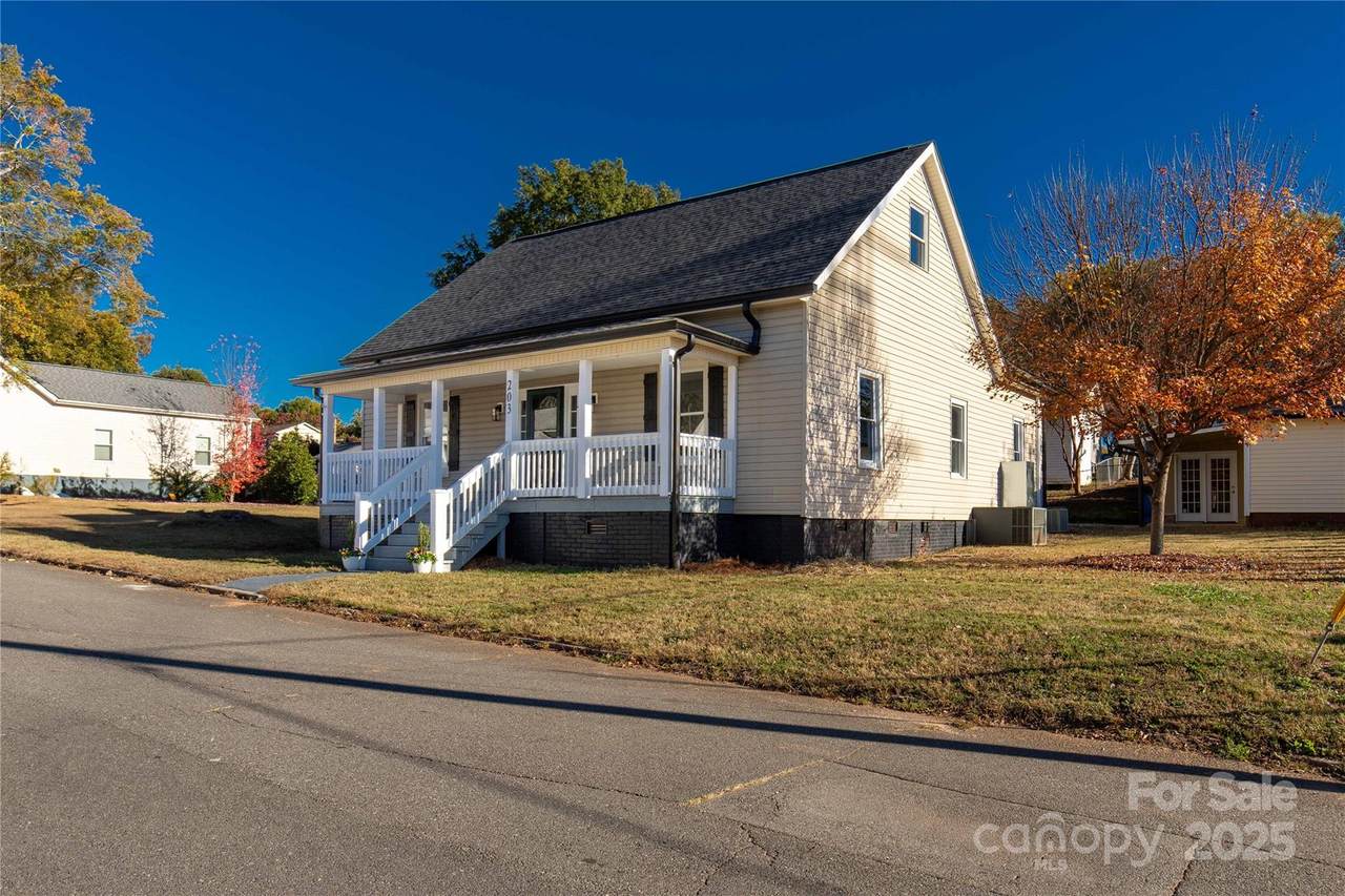 203 Jackson Street - Photo 1