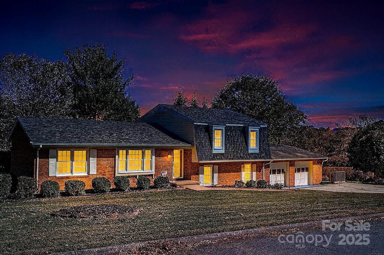 102 Castlegate Drive - Photo 1