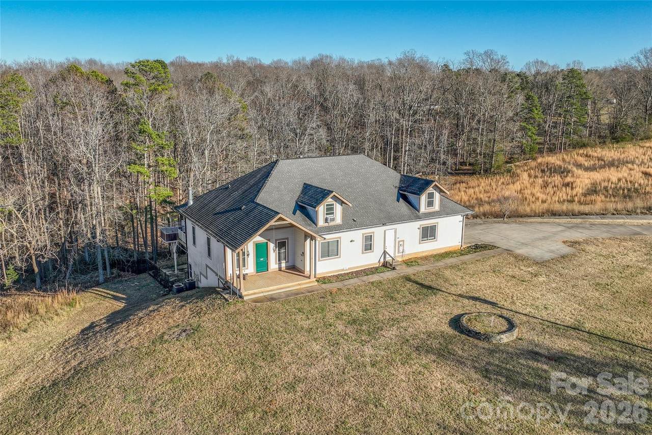 424 Rollingbrook Road - Photo 1