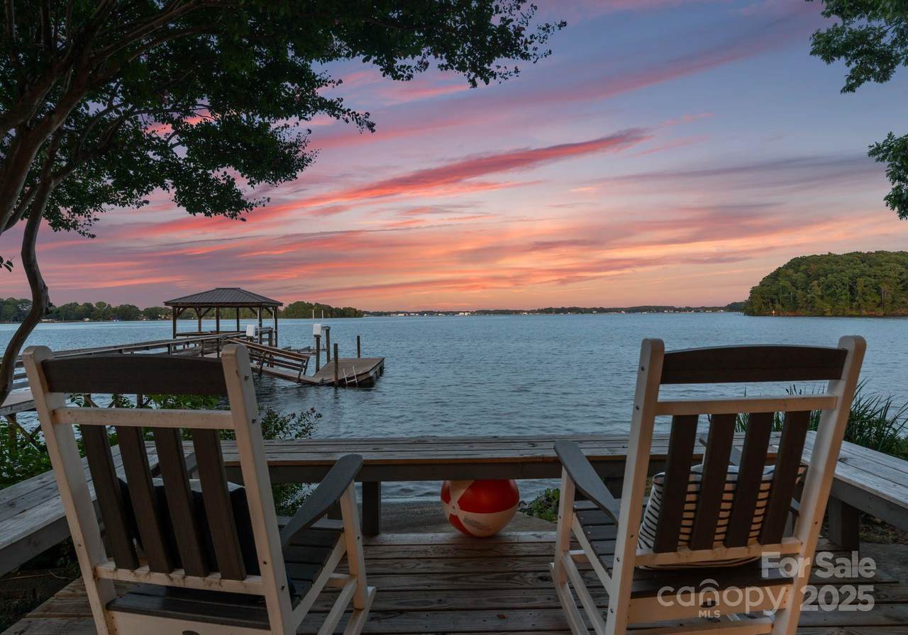 16318 Belle Isle Drive - Photo 1