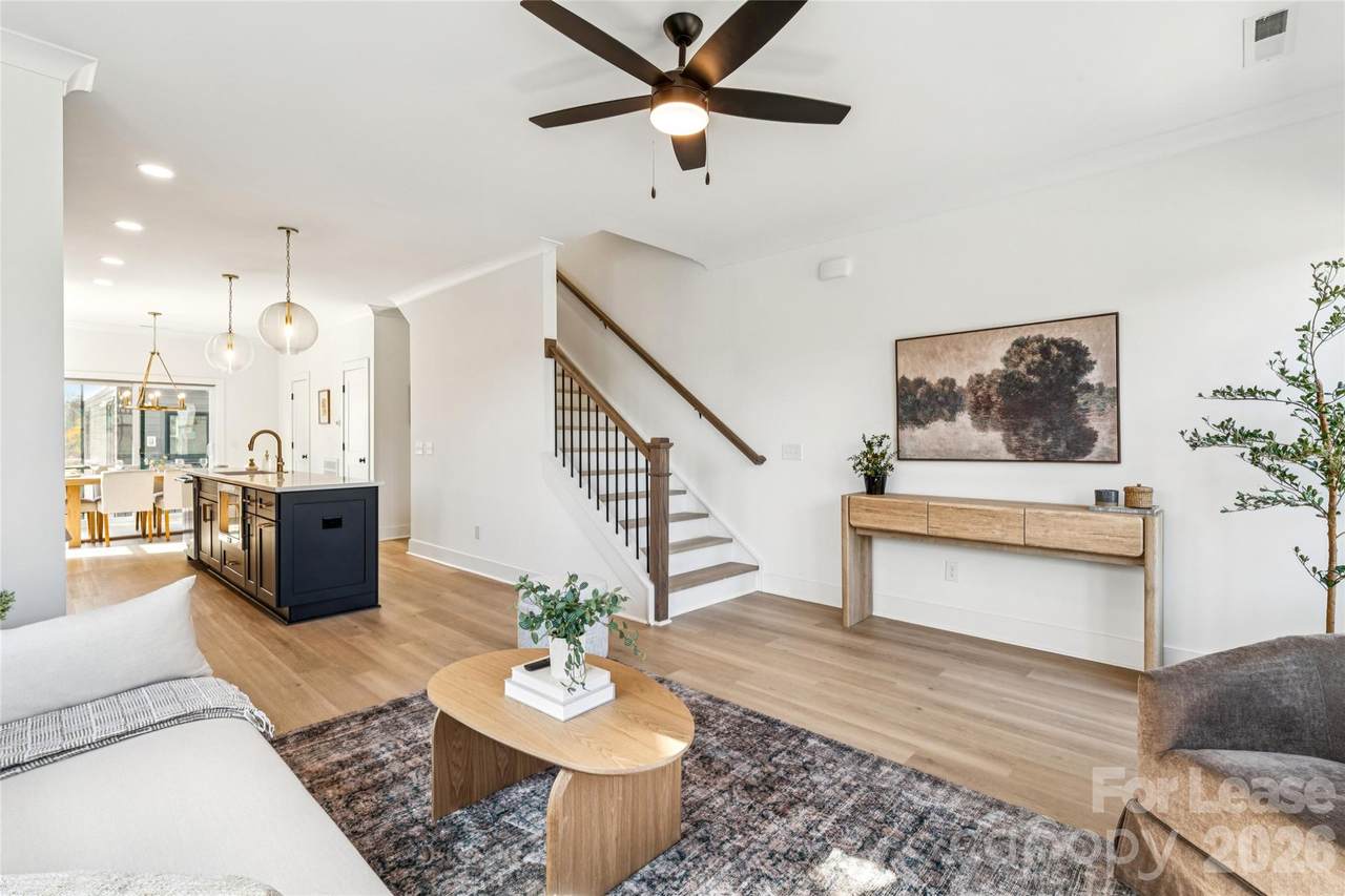 5011 Grayton Alley - Photo 1
