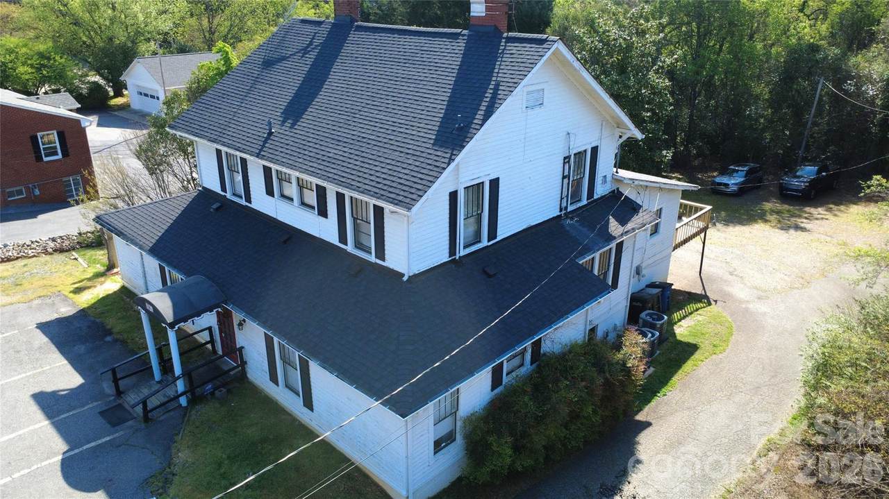 1120 Davie Avenue - Photo 1