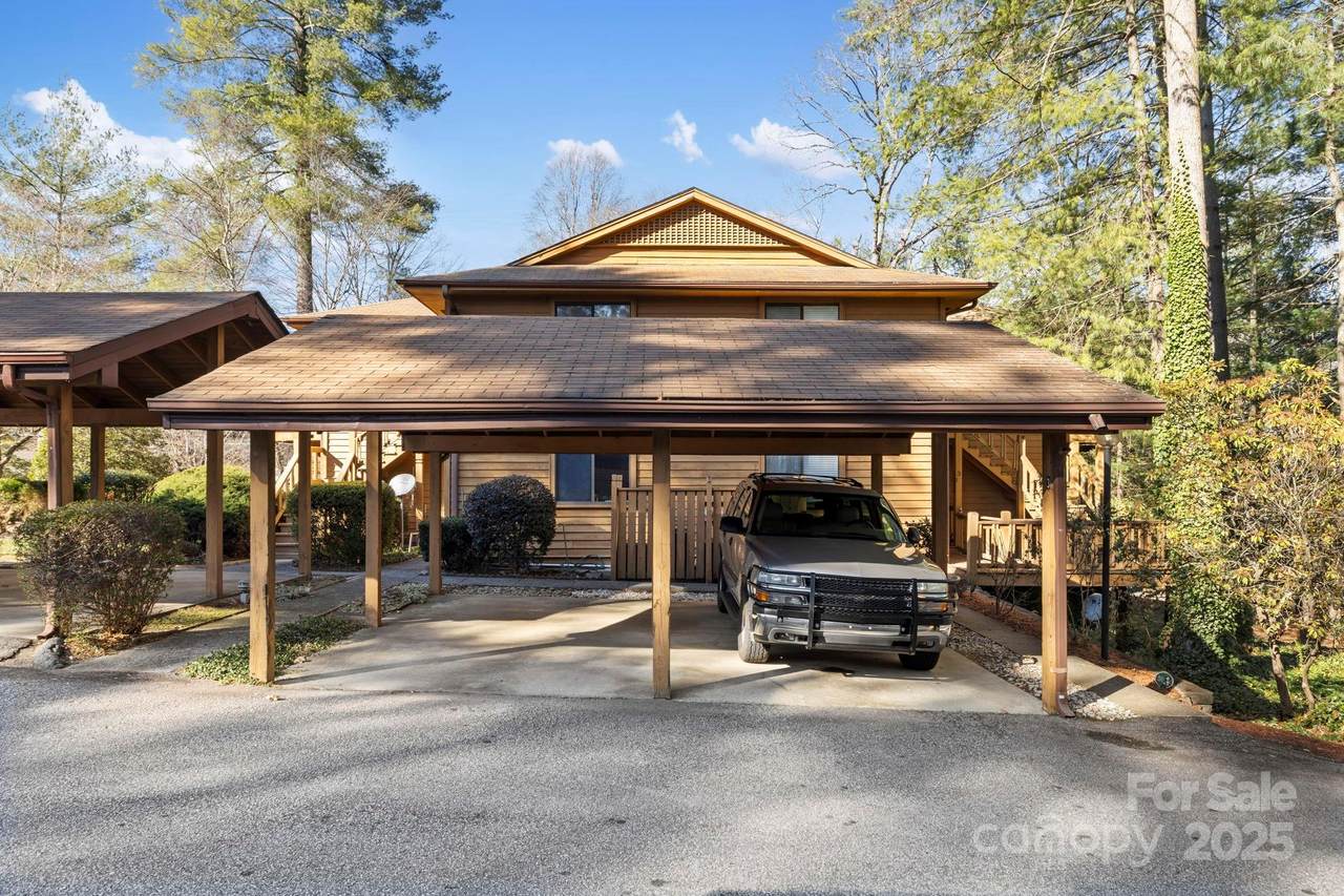 521 Courtwood Lane - Photo 1