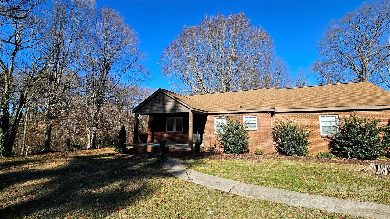 2524 Pickway Drive - Photo 1