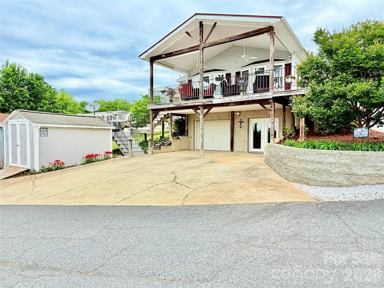 103 Oriole Road - Photo 1