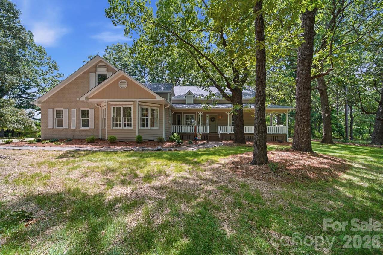 2721 Tara Drive - Photo 1