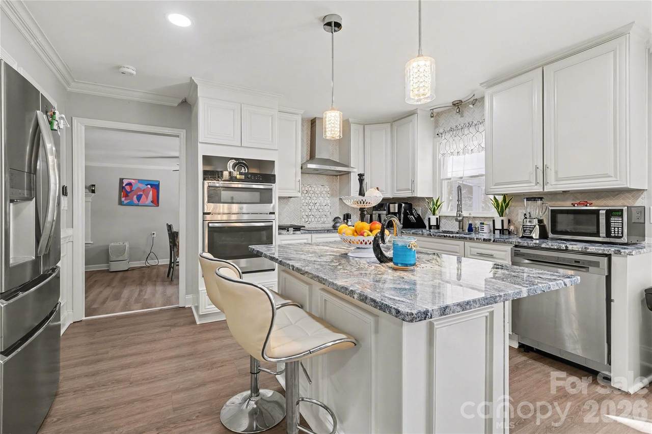 632 Treasure Drive - Photo 1