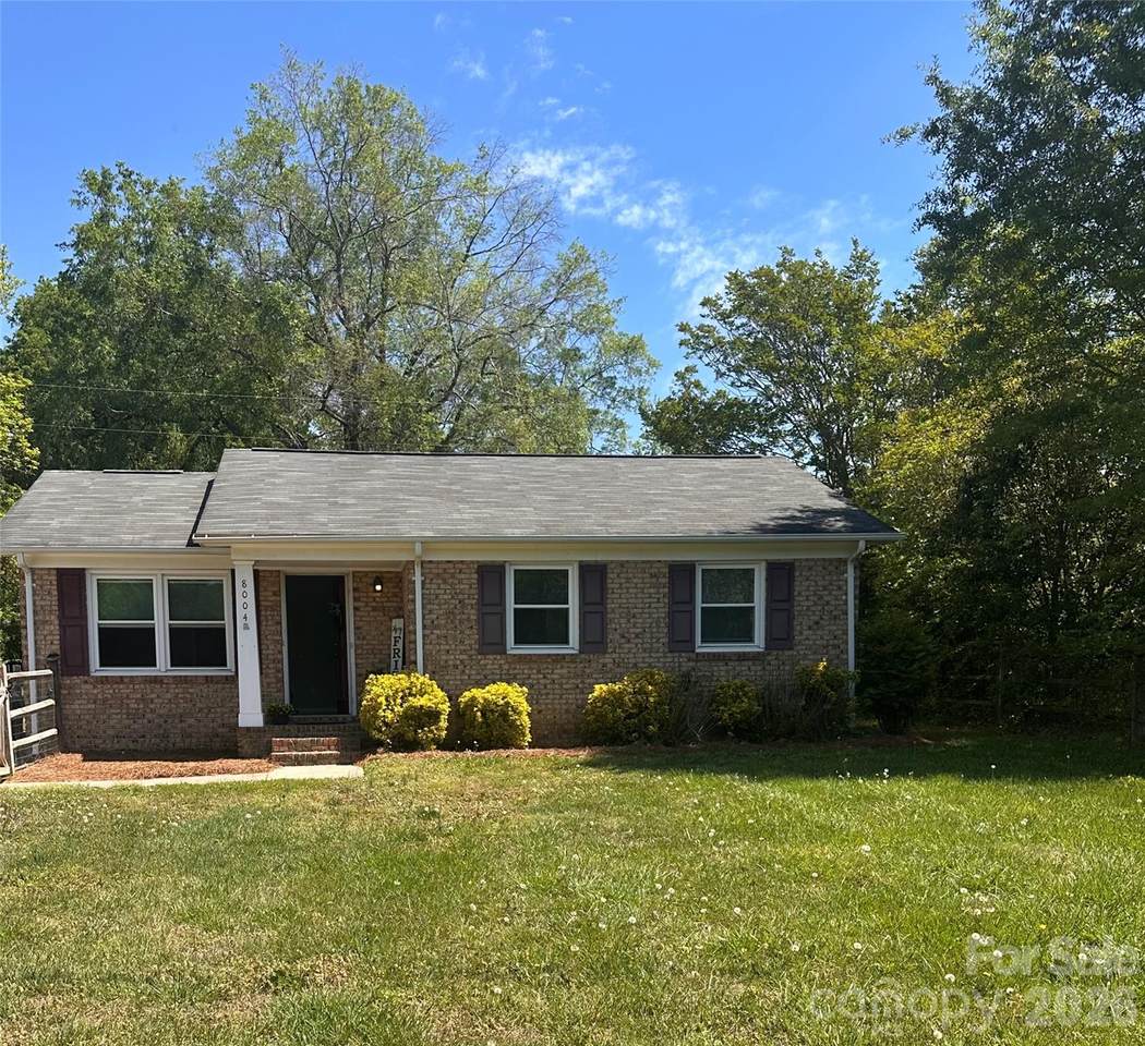 8004 Idlewild Road - Photo 1