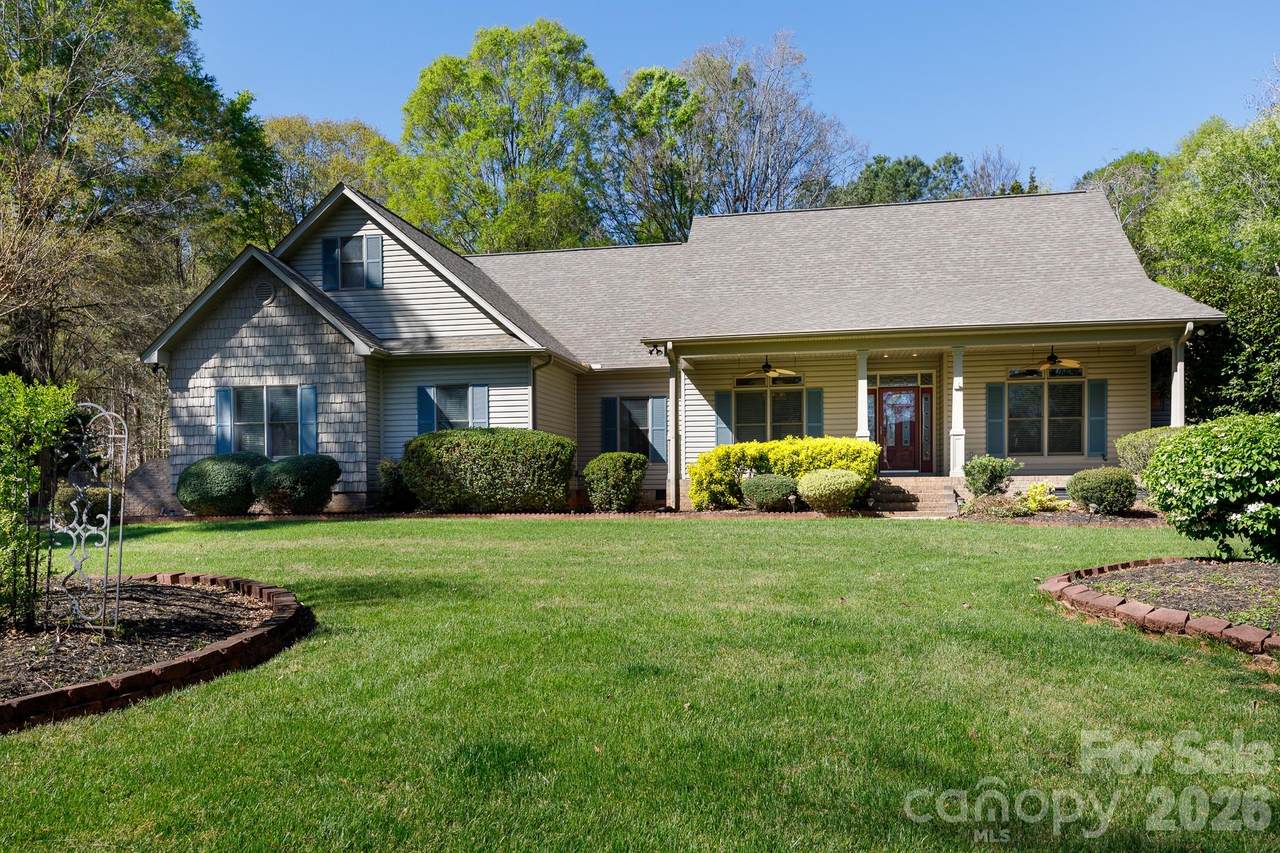 756 Sanside Drive - Photo 1