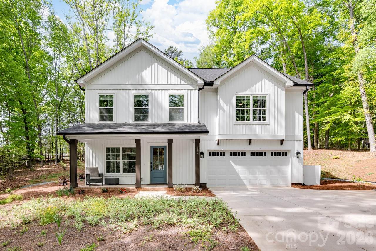 617 Teresa Circle - Photo 1