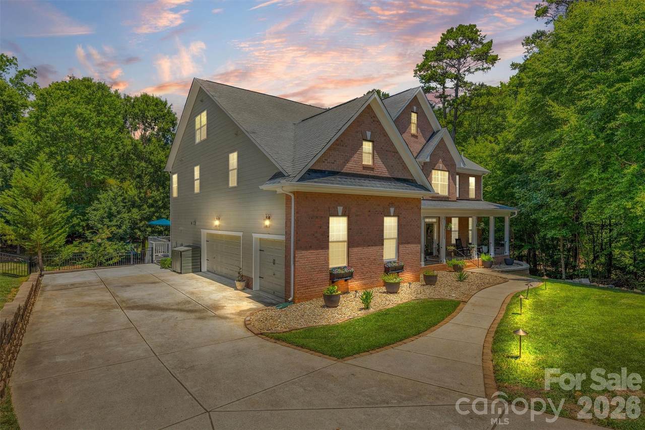 121 Isle Run Drive - Photo 1