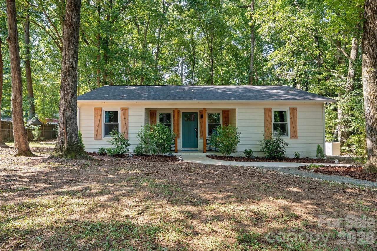 317 Jackson Place - Photo 1