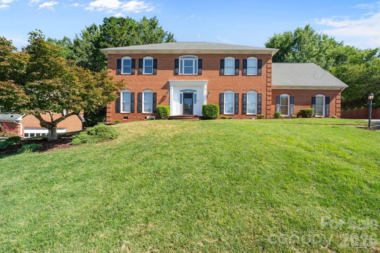 1006 Chelsea Place - Photo 1
