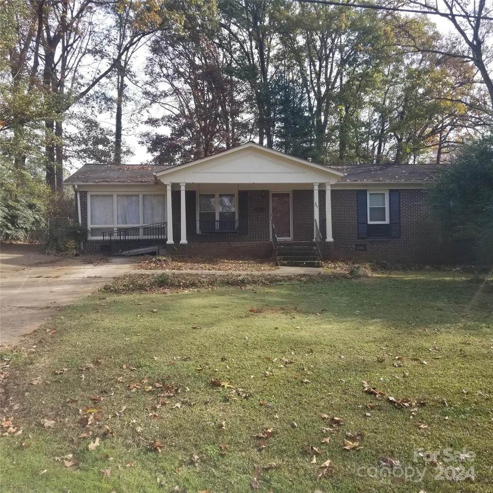 441 Holly Circle - Photo 1