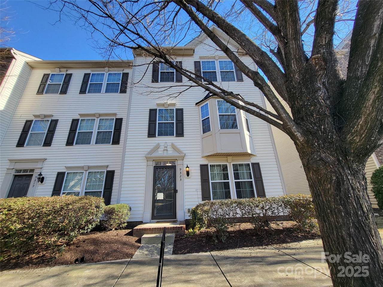 9323 Lenox Pointe Drive - Photo 1