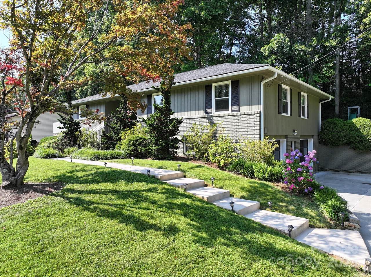 324 Woody Lane - Photo 1