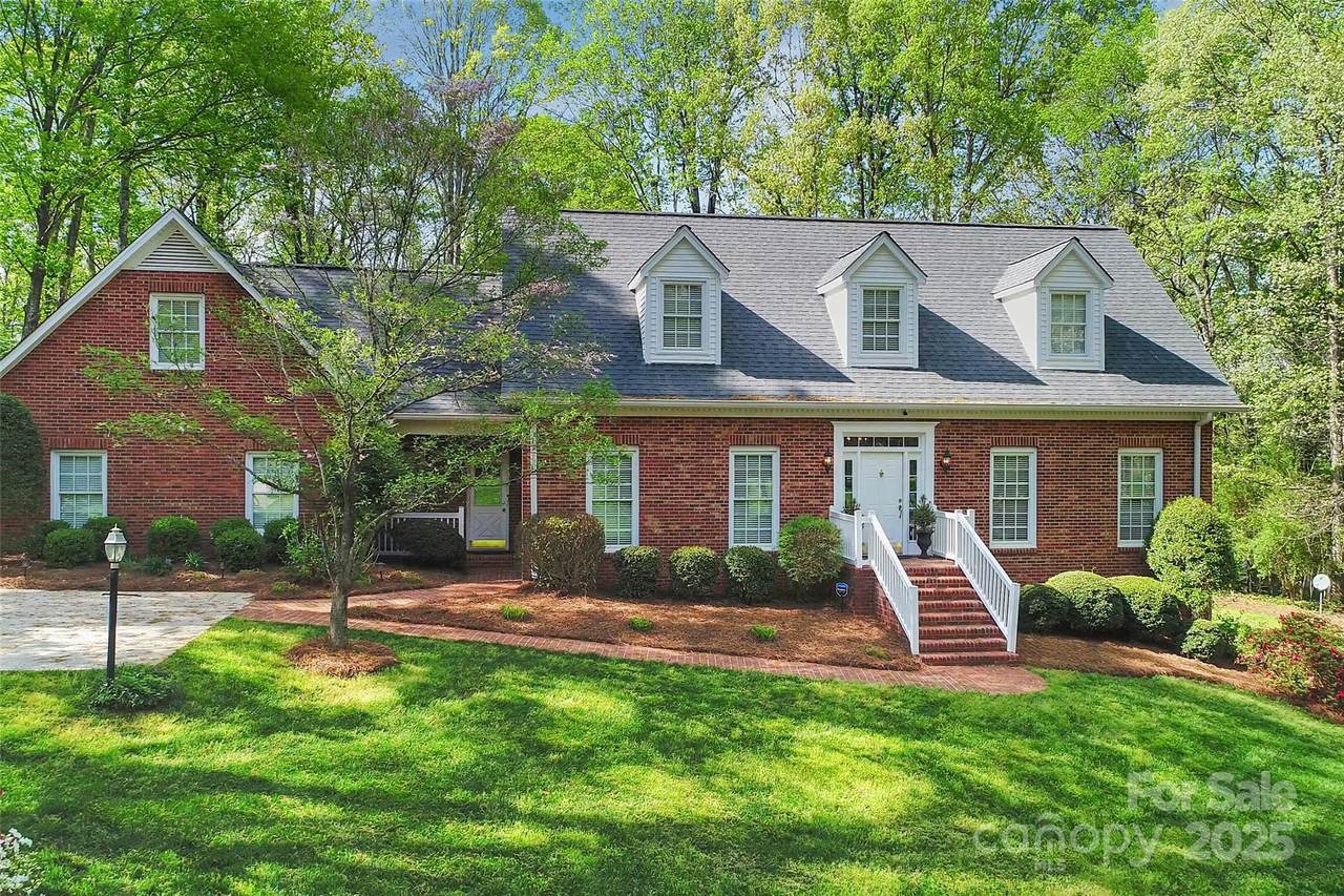 3412 Country Club Drive - Photo 1