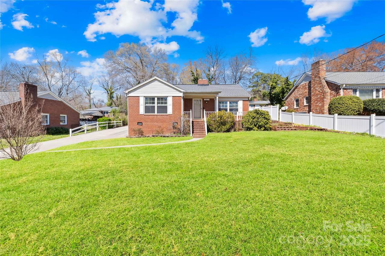 1912 Old West Lane - Photo 1