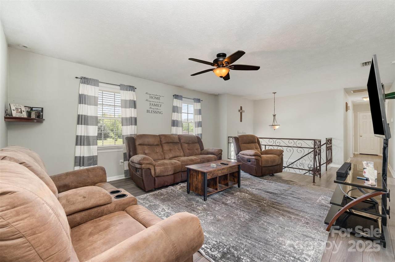 220 Hilltop Street - Photo 1
