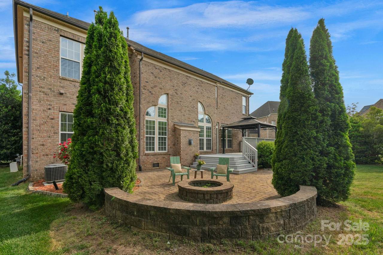 1116 Crooked River Drive - Photo 1