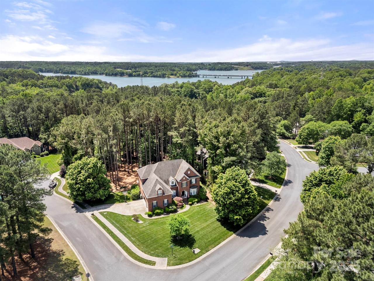 221 Silvercliff Drive - Photo 1