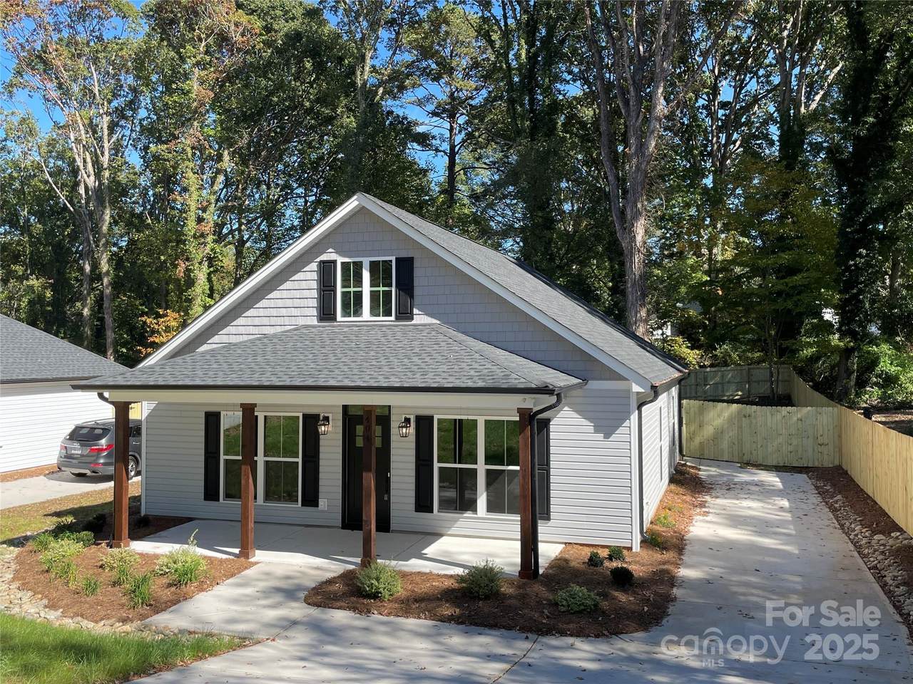 404 Peterson Street - Photo 1