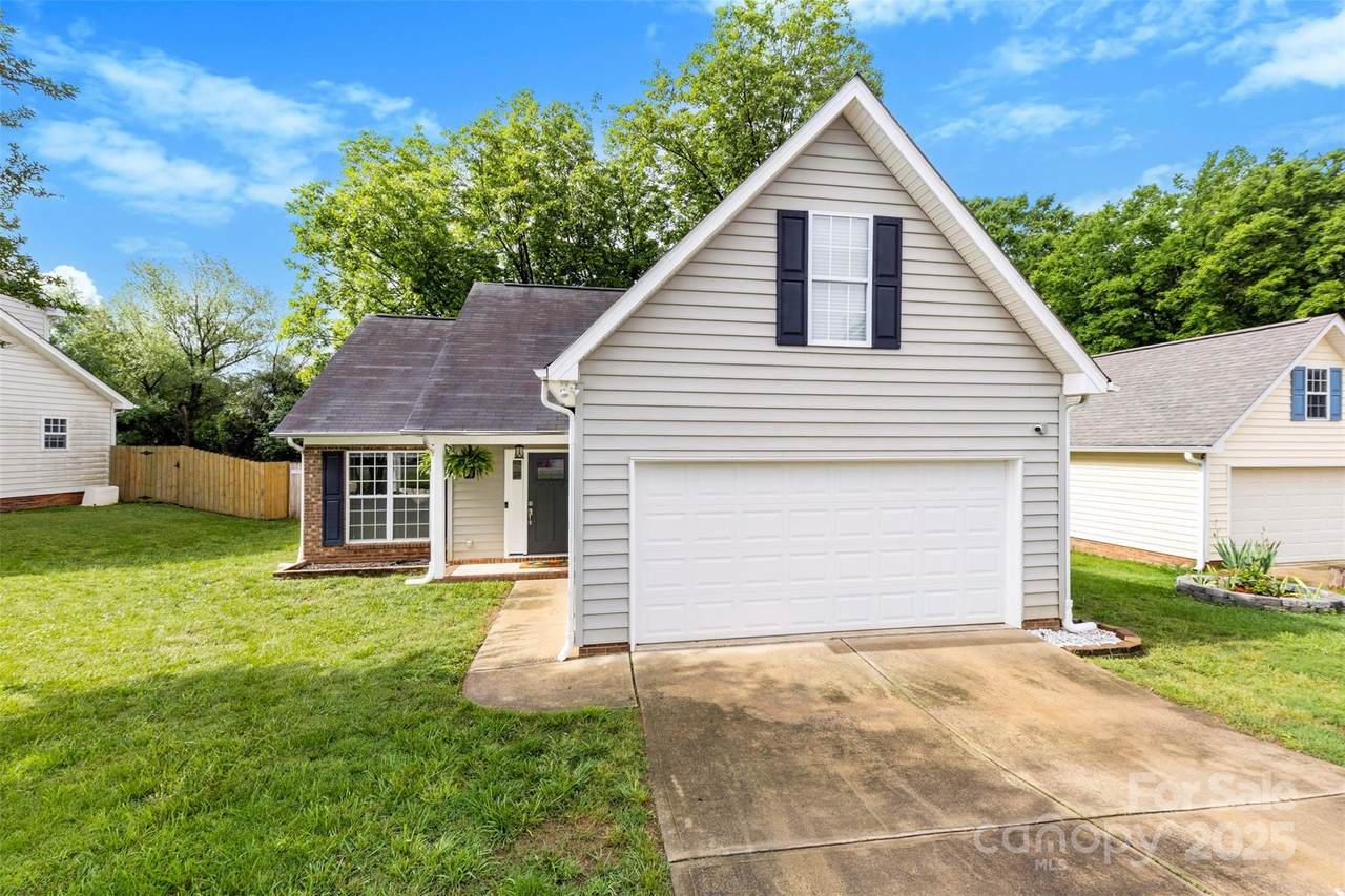 7321 Mapleridge Drive - Photo 1