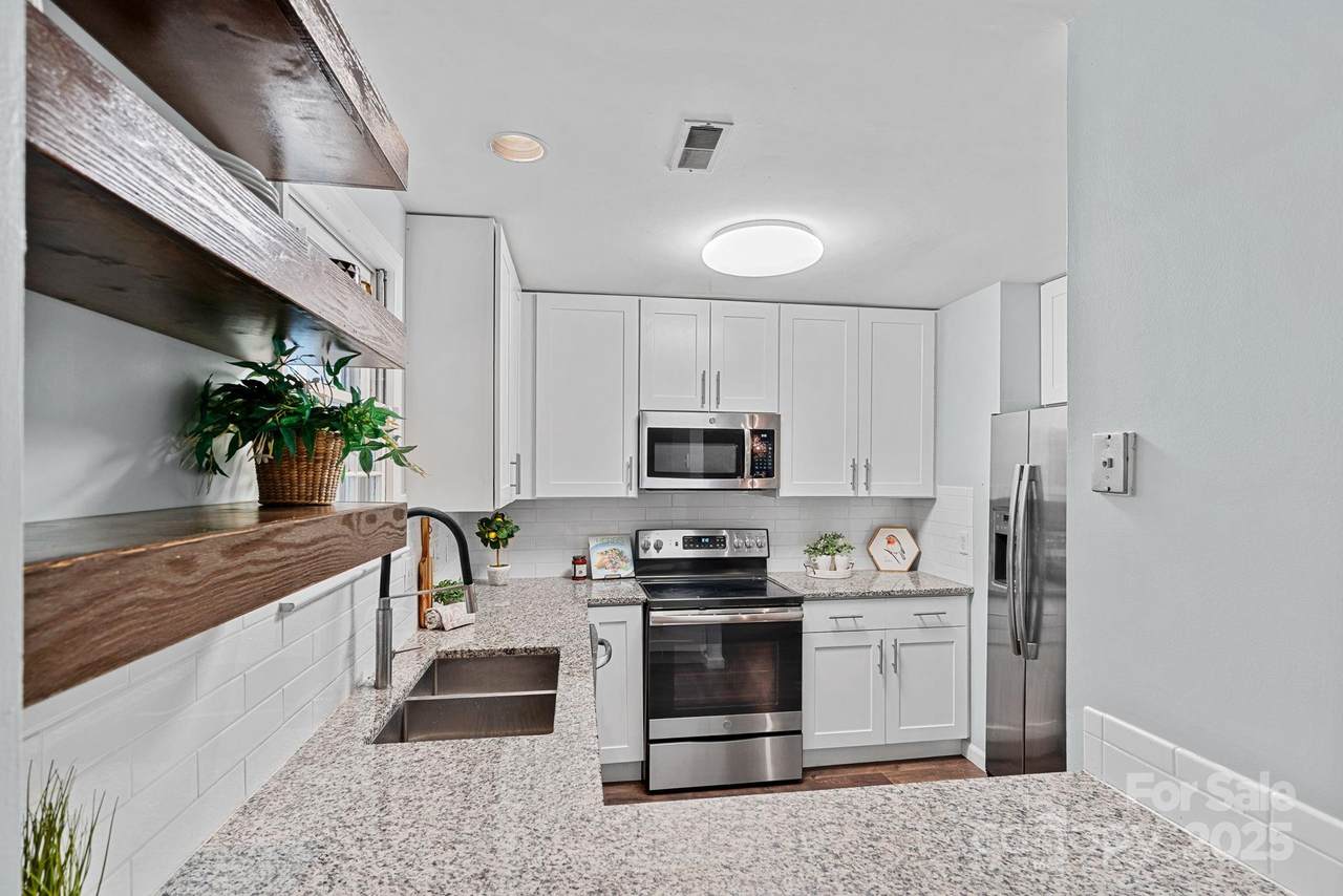 3308 Selwyn Farms Lane - Photo 1